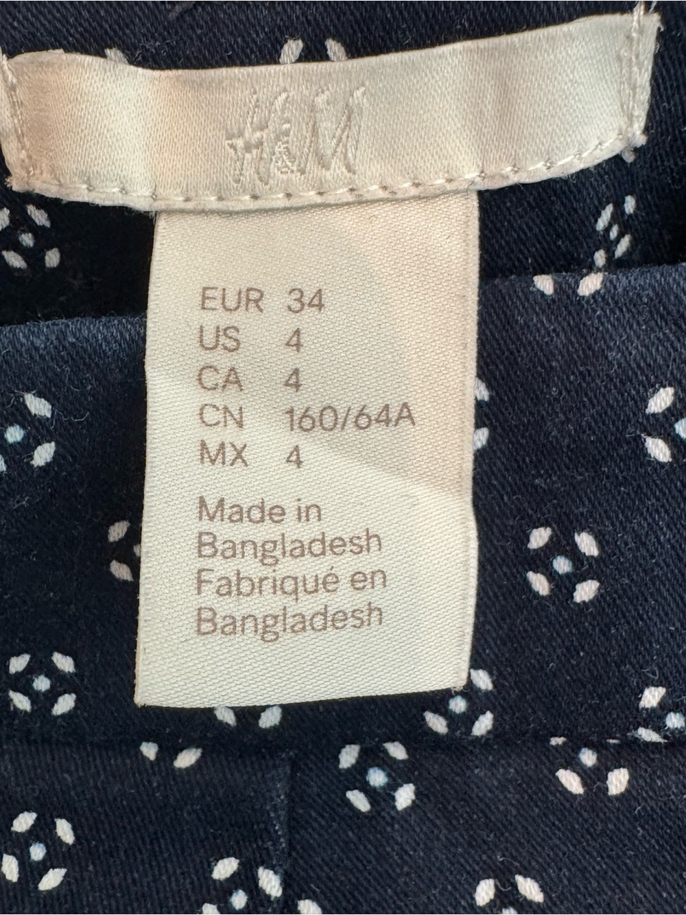 H&M Women’s Navy Slim-Fit Pants, Stretchy, Business Casual - Picture 5 of 6